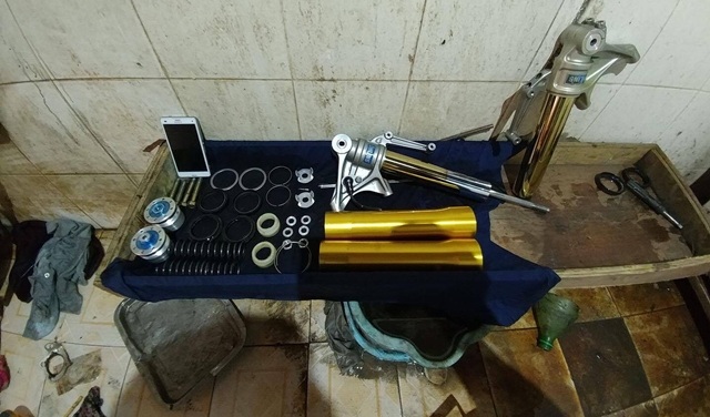 can-canh-chiec-xe-sh-vn-len-phuoc-hanh-trinh-nguoc-up-side-down-voi-gia-100-trieu-4