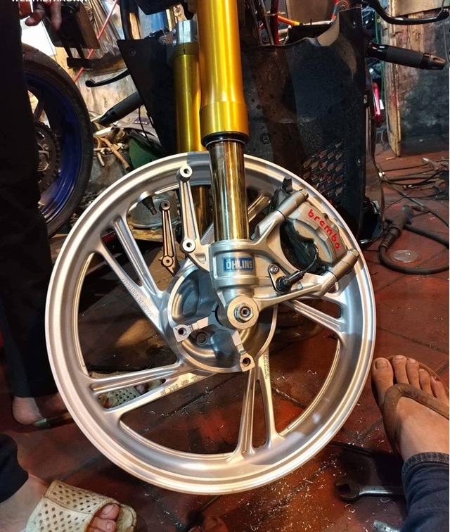 can-canh-chiec-xe-sh-vn-len-phuoc-hanh-trinh-nguoc-up-side-down-voi-gia-100-trieu-6