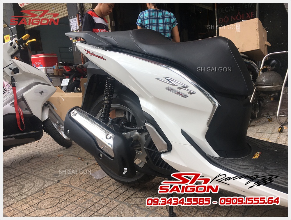 Xe SH VN 2017gắn ốp sườn 300i và ốp pô 300i tại Shop SH Sài Gòn